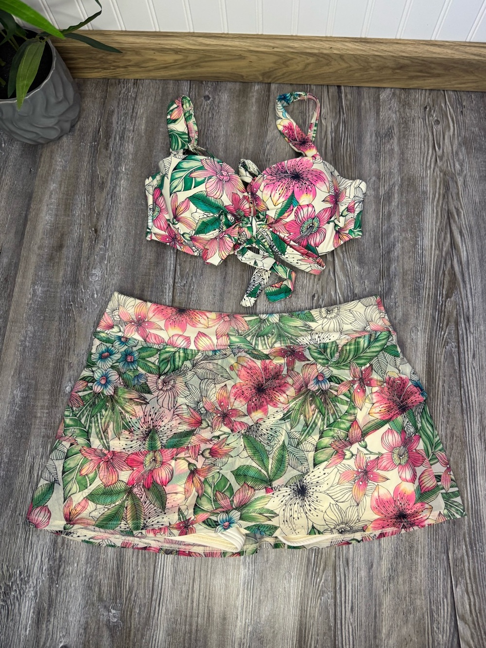COCO Reef Floral Bikini Set Adjustable Tie w/ Skirt Cream Pink Medium & 36 38 C